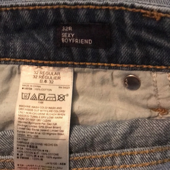Gap Sexy Boyfriend Jeans - Picture 4 of 5